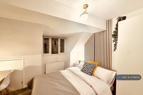 undefined, Ashbourne Road, London, CR4