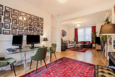undefined, Coldfall Avenue, London N10