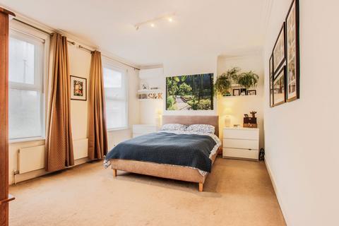 undefined, Coldfall Avenue, London N10