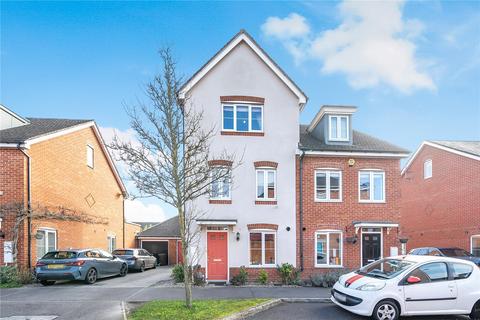 4 bedroom semi-detached house for sale, Clover Rise, Woodley, Reading