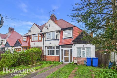 undefined, Oulton Road North, Oulton