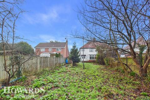 undefined, Oulton Road North, Oulton