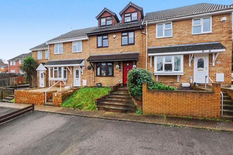 3 bedroom terraced house for sale, Wedgewood Drive, Chatham ME5