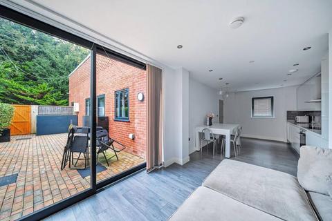2 bedroom flat to rent, Elm Park, Stanmore, HA7