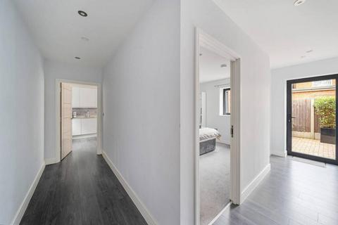 2 bedroom flat to rent, Elm Park, Stanmore, HA7