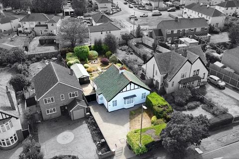 2 bedroom detached bungalow for sale, Cheltenham Road, Longlevens, Gloucester