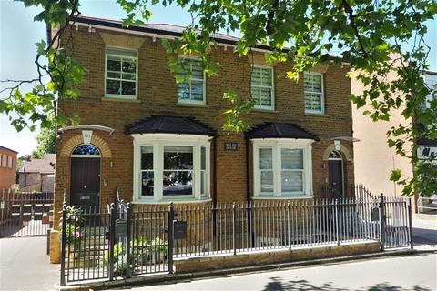 undefined, High Street, Epping, CM16