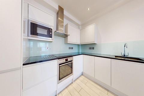 2 bedroom apartment to rent, High Street, Epping, CM16
