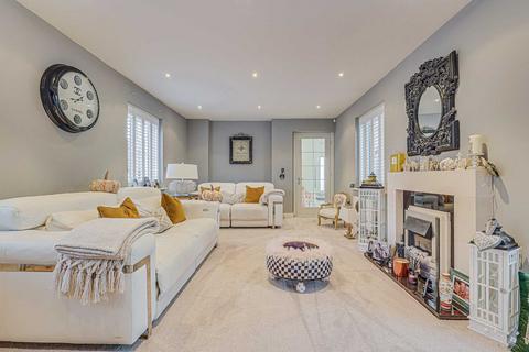 4 bedroom detached house for sale, Temple Way, Rayleigh, SS6