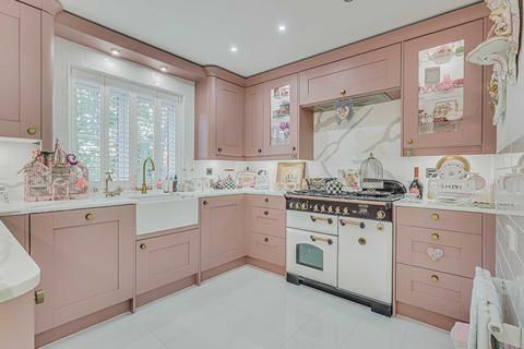 4 bedroom detached house for sale, Temple Way, Rayleigh, SS6