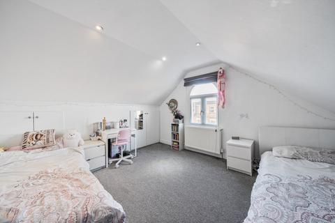 3 bedroom flat for sale, Balvernie Grove, Southfields, London, SW18