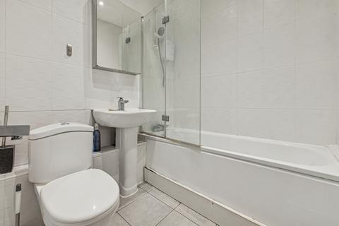 1 bedroom flat for sale, Pinehurst Court, 1-3 Colville Gardens, W11