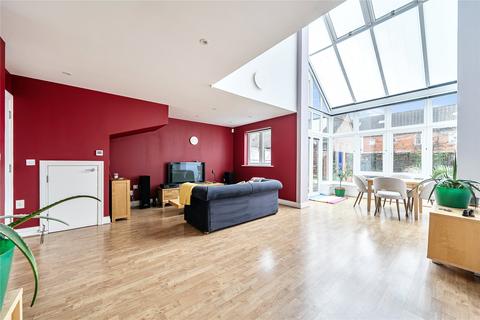 undefined, Whateley Close, Surrey GU2