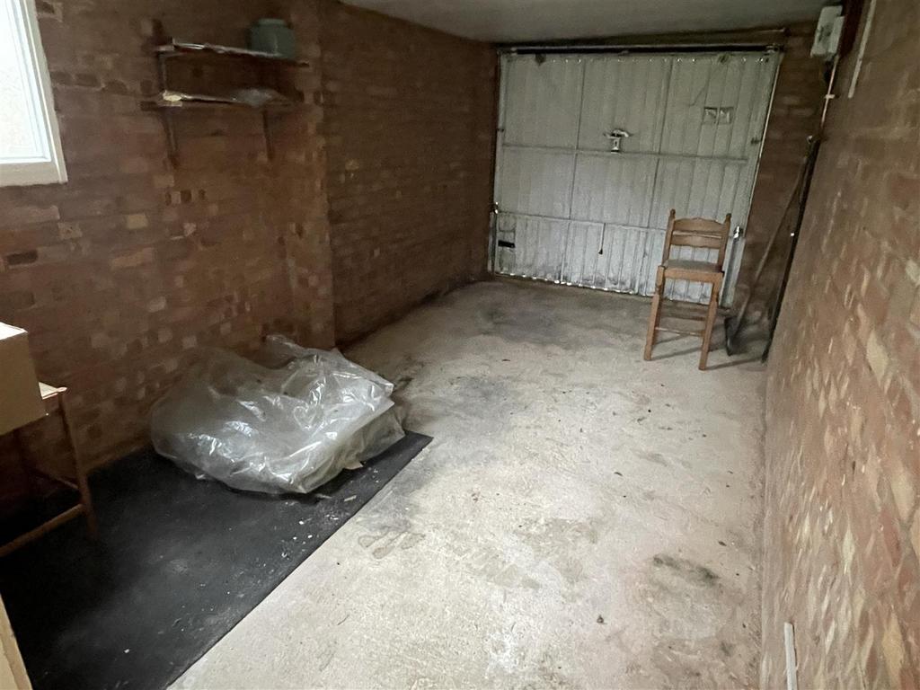 Garage.JPG