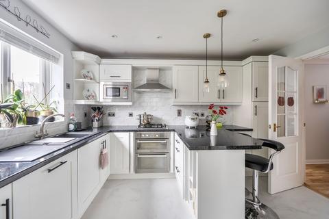 3 bedroom detached house for sale, Pye Close, Caterham CR3