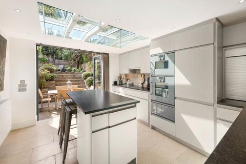 3 bedroom terraced house to rent, Victoria Grove, Kensington, London W8.