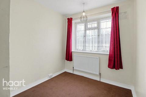 3 bedroom apartment for sale, Marian Way, London