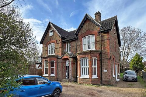 1 bedroom flat for sale, Frenches Road, Redhill