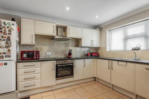 3 bedroom apartment for sale, Packhorse Road, Gerrards Cross, Buckinghamshire, SL9