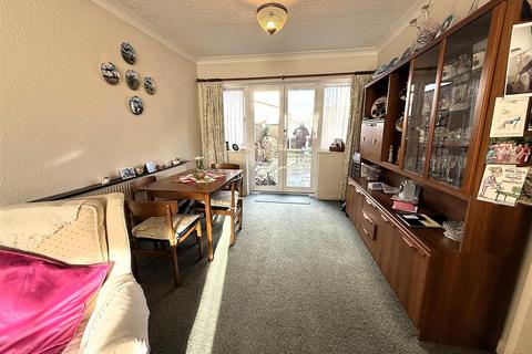 3 bedroom semi-detached house for sale, Benedict Drive, Bedfont