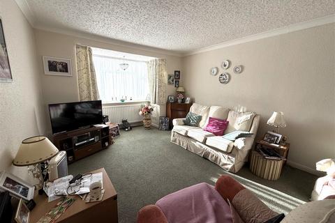 3 bedroom semi-detached house for sale, Benedict Drive, Bedfont