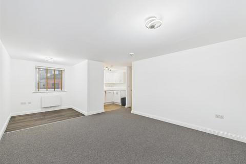 2 bedroom flat for sale, Irving Path, Aylesbury HP19
