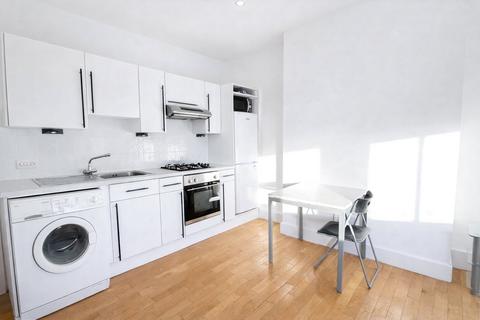 1 bedroom flat for sale, St. Mildreds Road, London, SE12