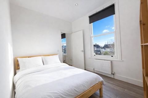 1 bedroom flat for sale, St. Mildreds Road, London, SE12