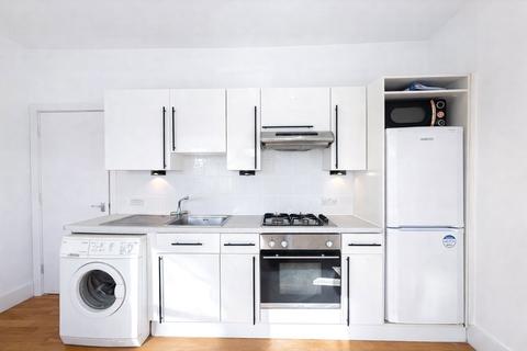 1 bedroom flat for sale, St. Mildreds Road, London, SE12