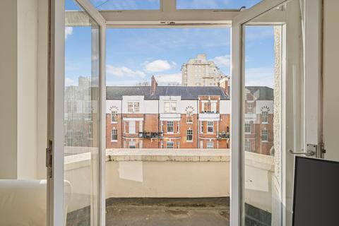 3 bedroom flat for sale, Beaufort Street, Chelsea, London SW3
