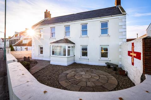 4 bedroom property for sale, Les Banques, St Sampson's, Guernsey, GY2