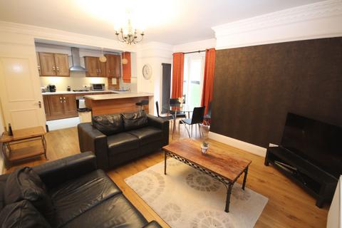 2 bedroom ground floor flat to rent, Roxeth Hill, Harrow, HA2