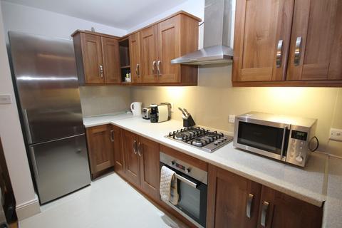 2 bedroom ground floor flat to rent, Roxeth Hill, Harrow, HA2
