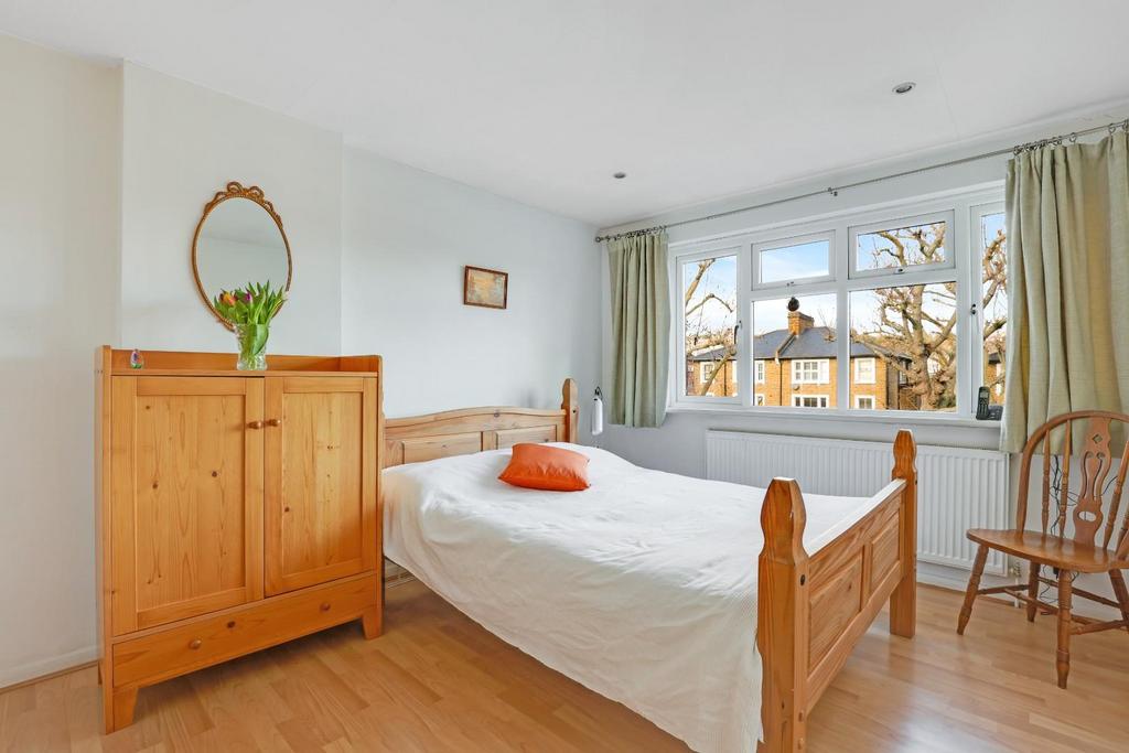 06-53b1 JHProp World - 7 Longton Grove - 31.jpg