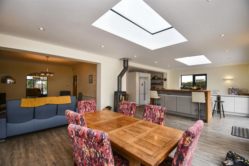 Open plan kitchen / dining room