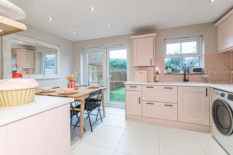 4 bedroom semi-detached house for sale, Stratford Close, Aston Clinton