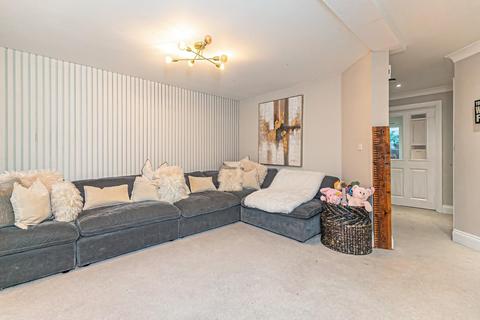 4 bedroom semi-detached house for sale, Stratford Close, Aston Clinton