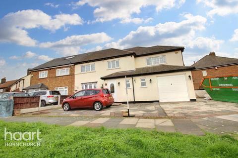undefined, Kelburn Way, Rainham