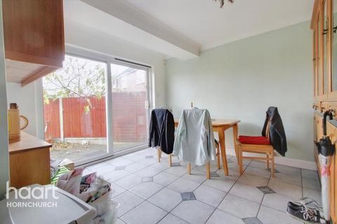 undefined, Kelburn Way, Rainham