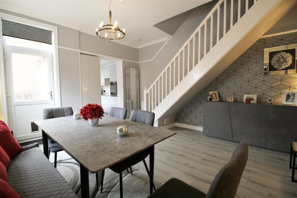 Dining area.jpg