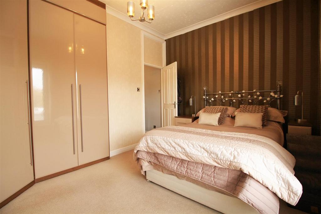 Bedroom..jpg