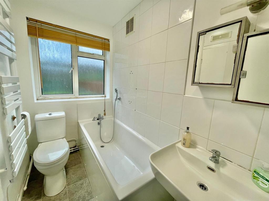 12 Dugdale Bathroom.jpg
