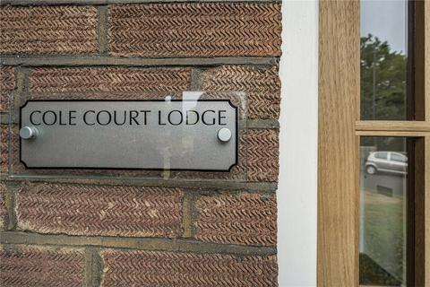 undefined, London Road, Twickenham