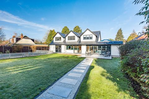 5 bedroom detached house for sale, Gypsy Lane, Ware SG12