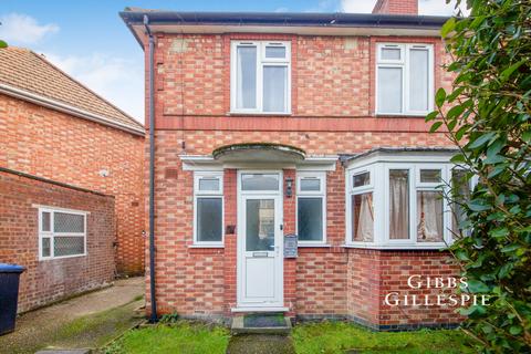 3 bedroom terraced house to rent, Carlyon Road, Wembley, HA0
