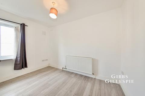 3 bedroom terraced house to rent, Carlyon Road, Wembley, HA0
