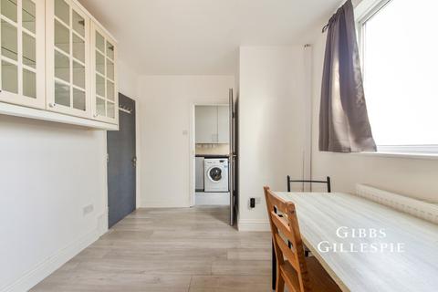 3 bedroom terraced house to rent, Carlyon Road, Wembley, HA0