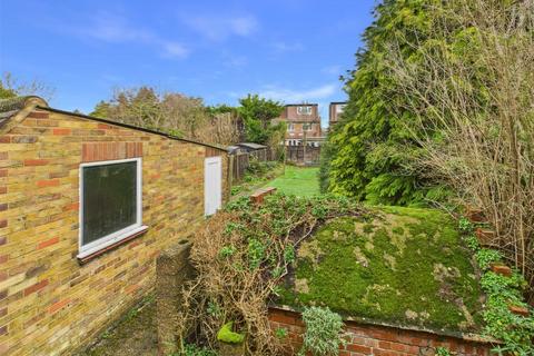 3 bedroom semi-detached house for sale, Sidney Road, Walton-On-Thames