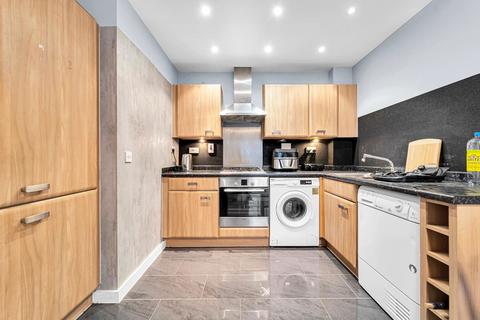 2 bedroom flat for sale, Taywood Road, Northolt UB5