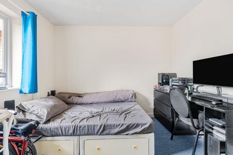 undefined, Myddleton Avenue, Finsbury Park